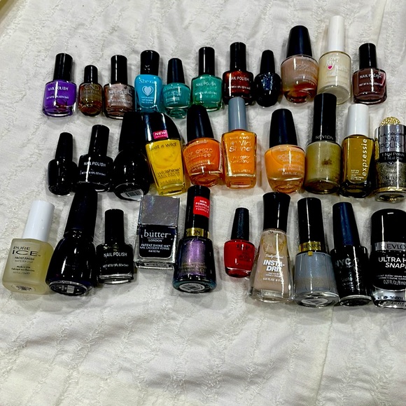 Accessories - Bundle of 31 nail polish 💅